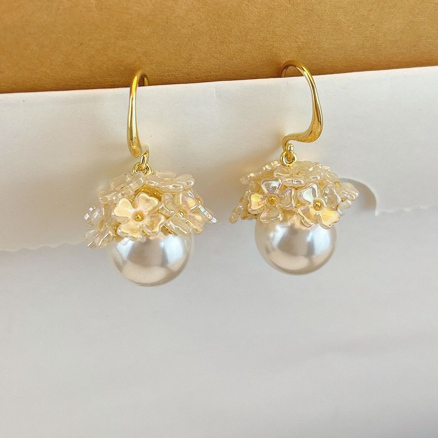 Women's Pearl Ear Hook Elegant Light Luxury Earrings