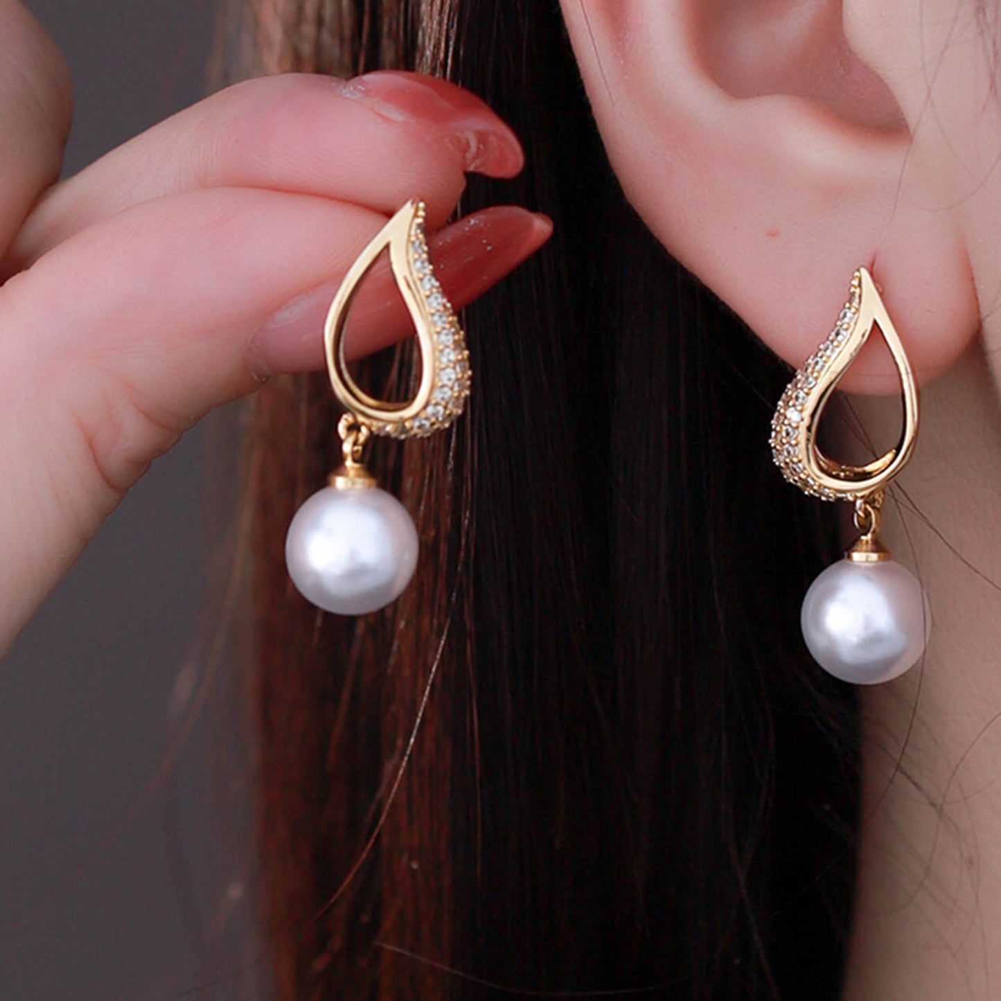 Real Gold Plated Copper Inlaid Zirconium Heart Pearl Fashion Light Stud Earrings