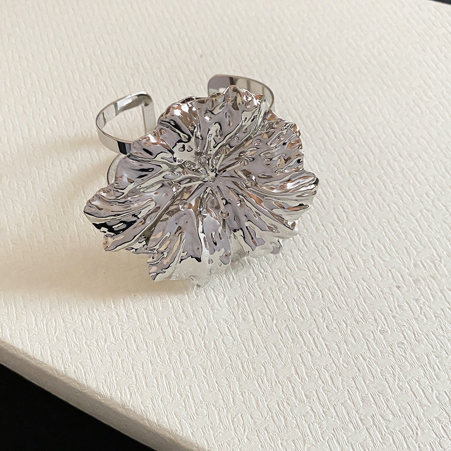 Women's Metal Pleated Flowers Openings Suit Niche Exaggerated Light Luxury Bracelet