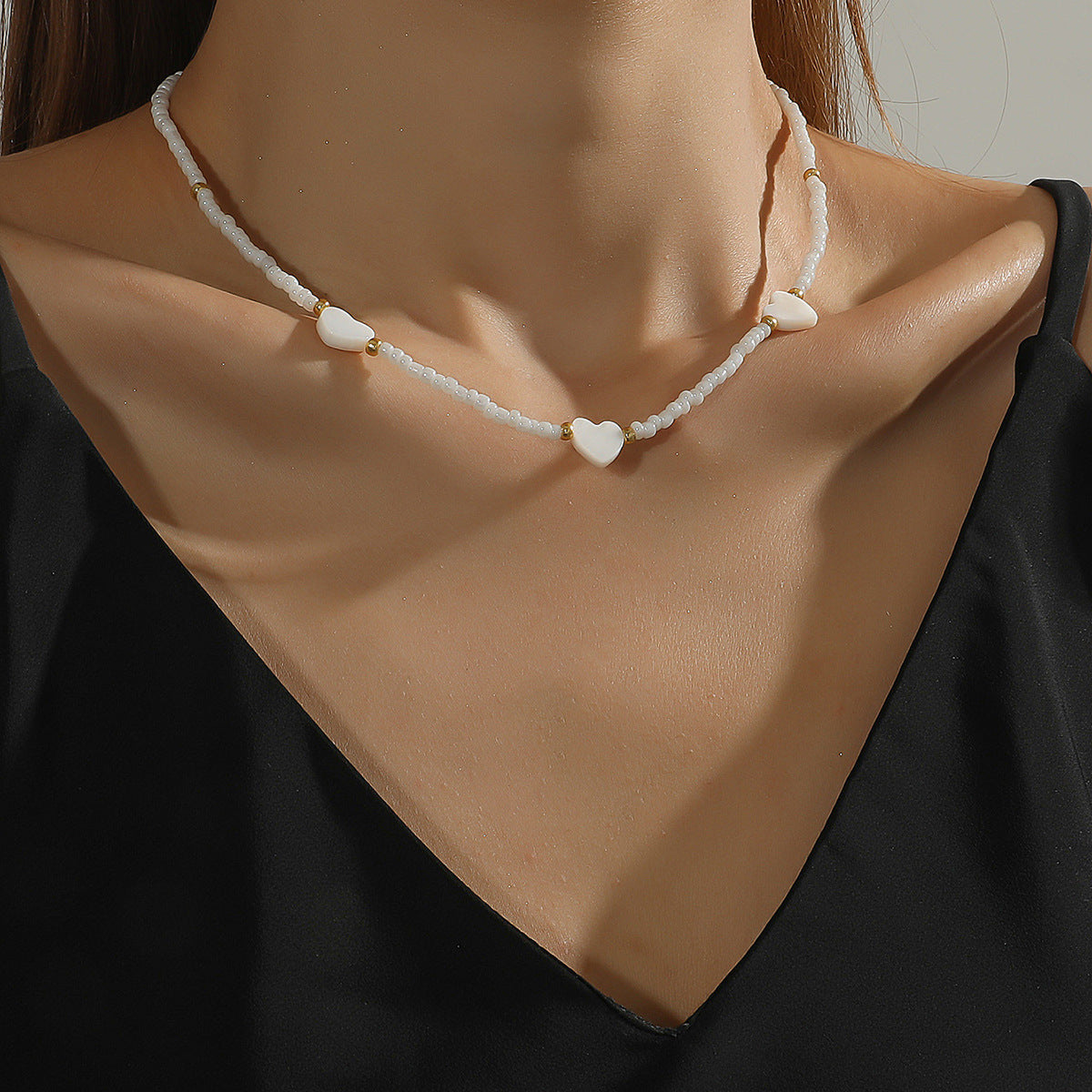 Women's Heart-shaped Beaded White Bead Clavicle Chain Necklaces