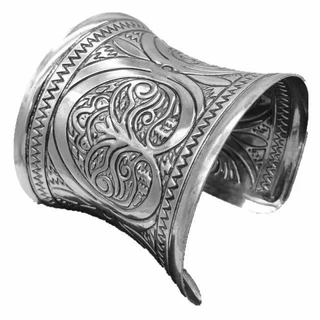 Retro Fashion Classic Carved Wide Female Titanium Bracelets