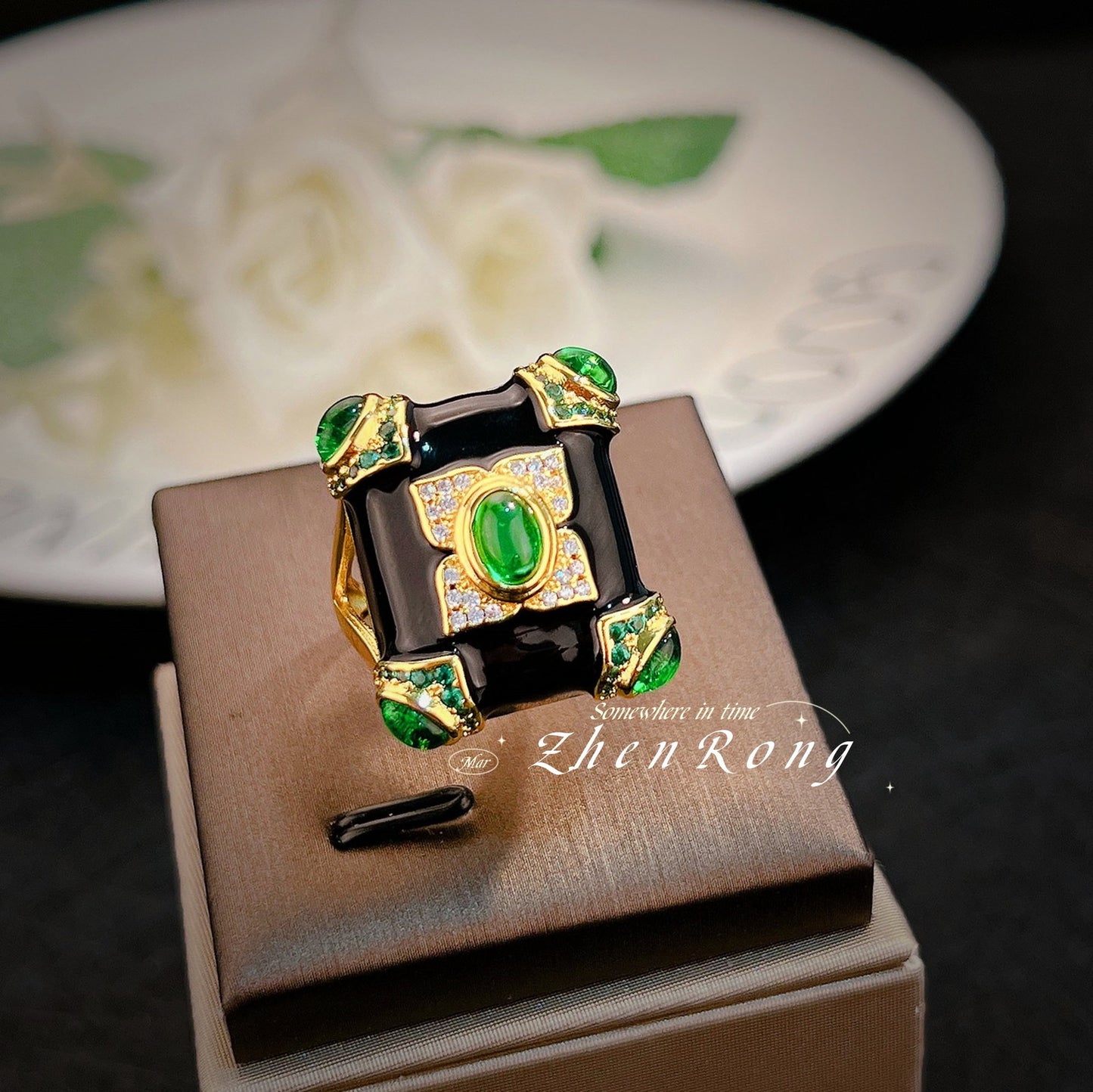 Women's Vintage Emerald Style Gold-plated Enamel Glaze Rings