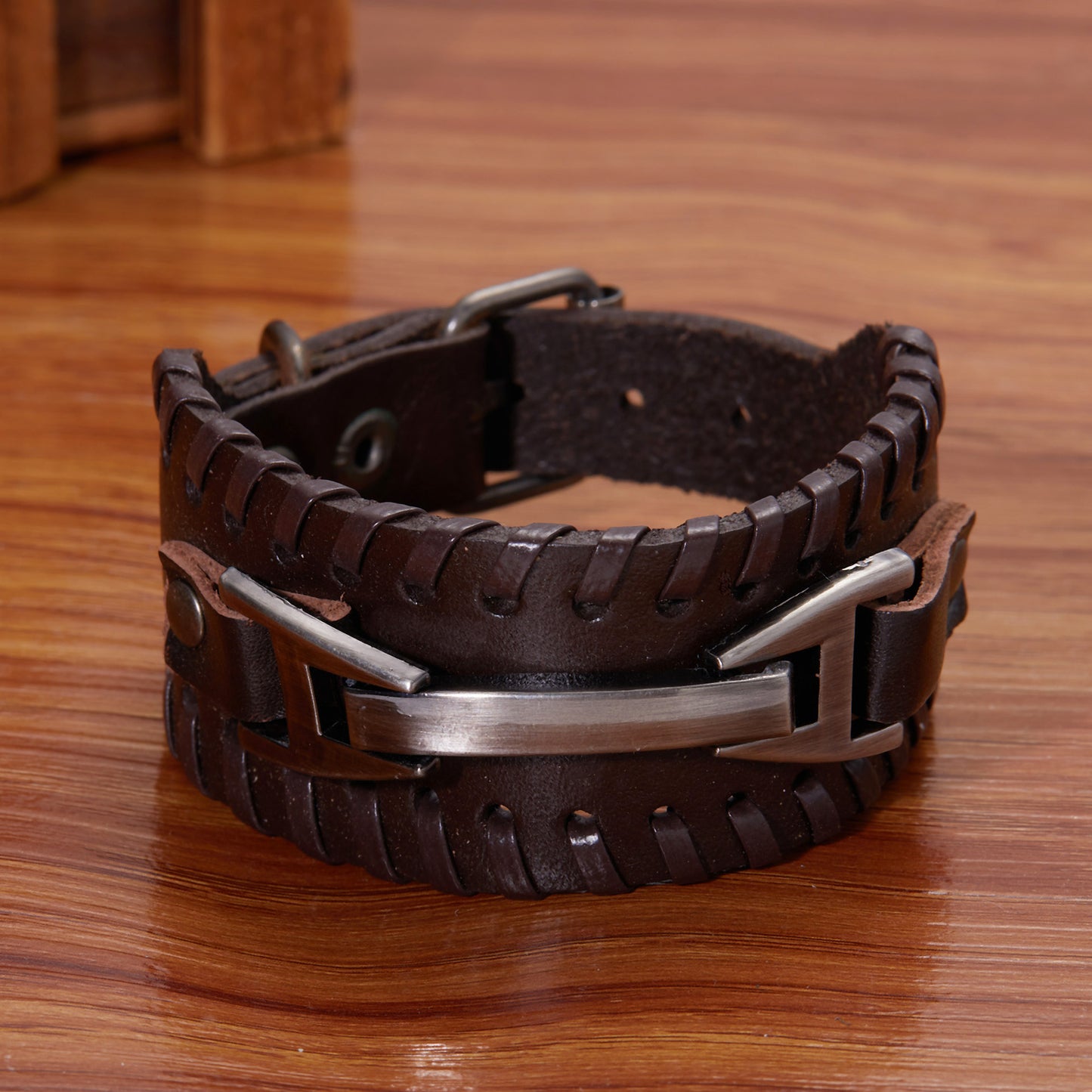 Herren-Retro-Armbanduhr aus Leder mit verstellbarer Schnalle und personalisierten Armbändern