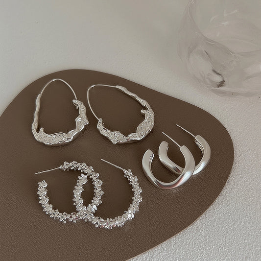 Boucles d'oreilles irrégulières en métal mat pour femme, niche rétro, personnalité