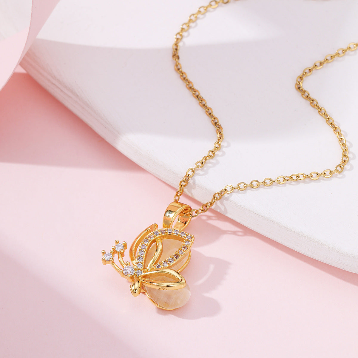 Female Refined Stylish Versatile Light Luxury Necklace