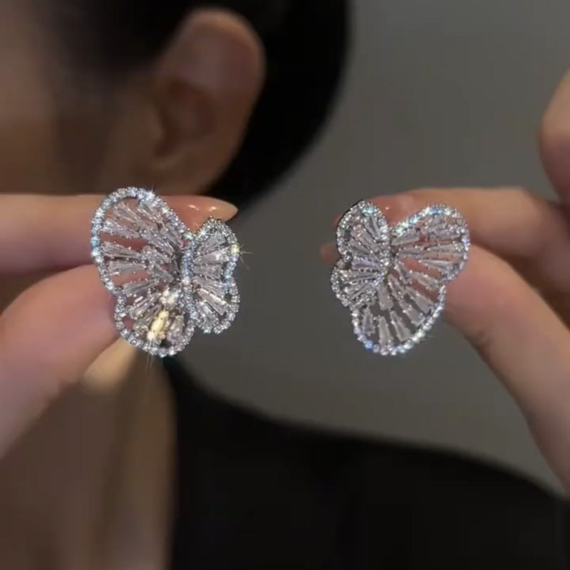 And Rear Hollow Elf Exquisite Full Diamond Earrings