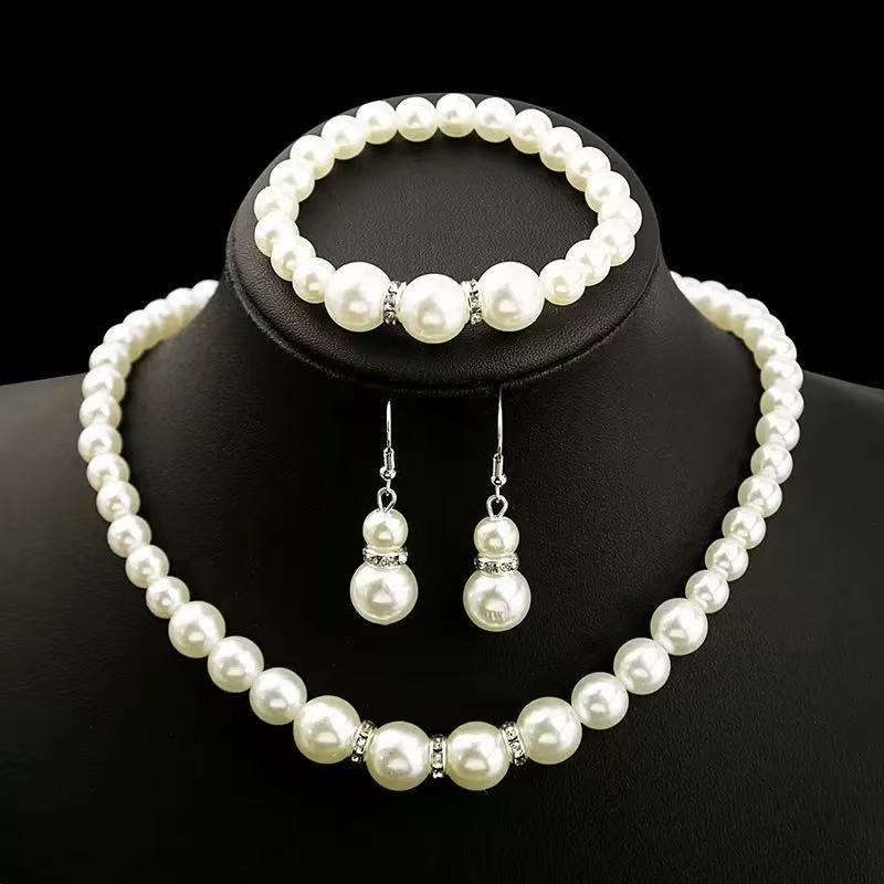 Bride Beautiful Wedding To Give Mom Shell Earrings