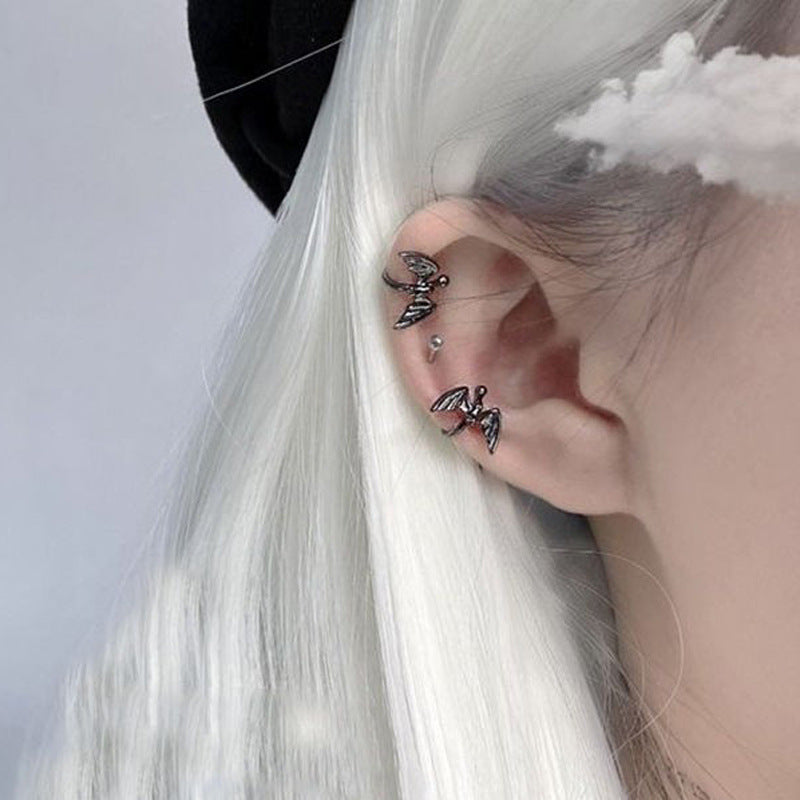 Men's Bat Without Pierced Female Cool Dark Personality Handsome Retro Earrings