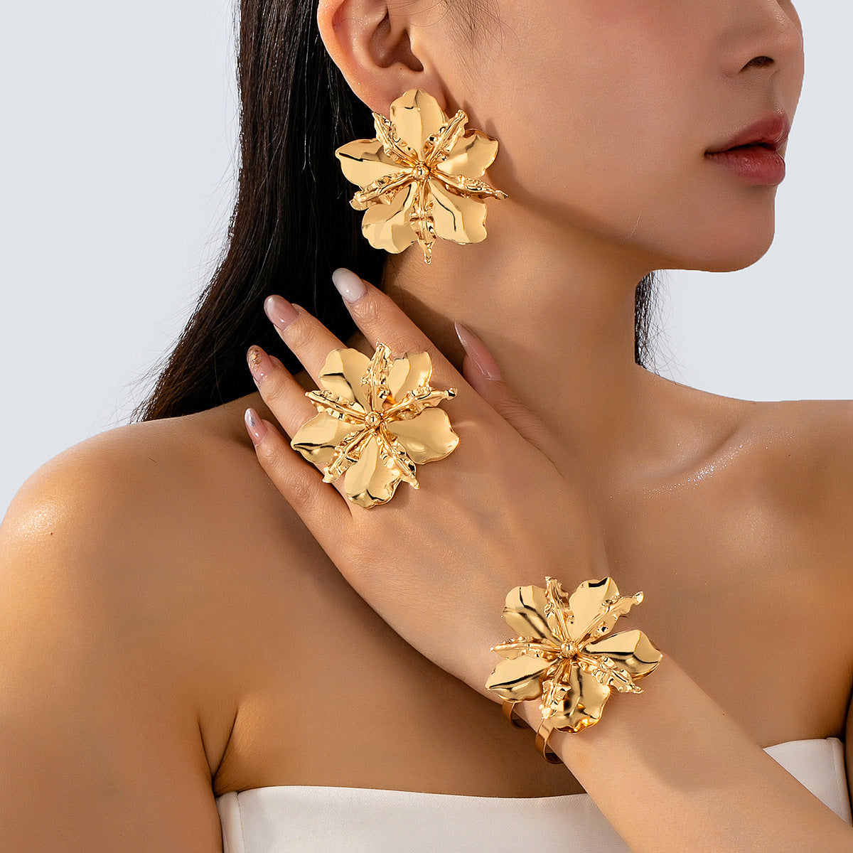 Women's Fashion Ear Retro Beautiful Exaggerated Floral Rings