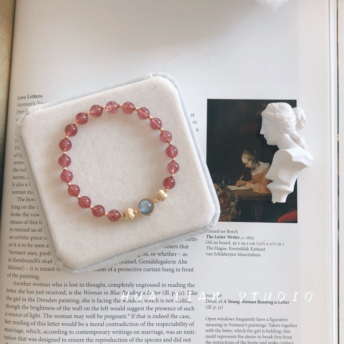 Female Design Sense Moonstone Niche Strawberry Bracelets