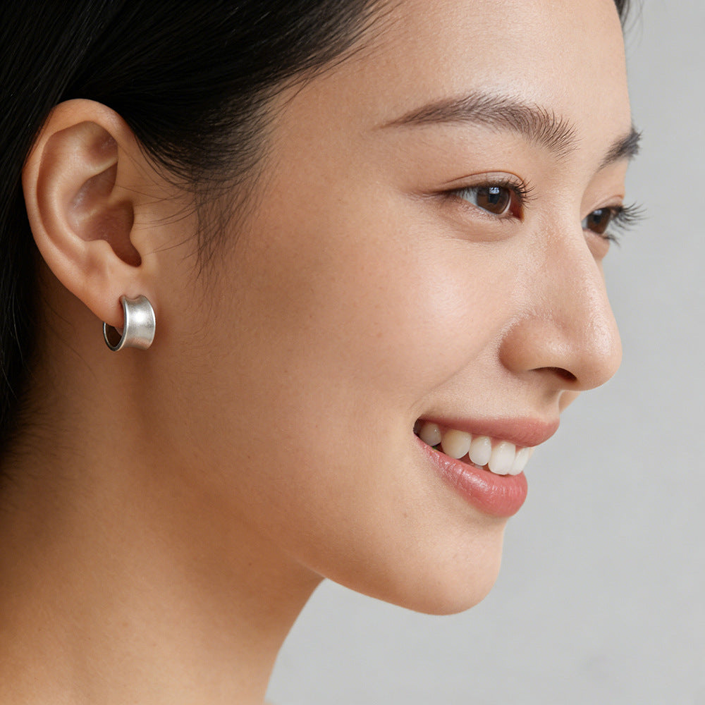 Design Shaped Metal Brushed High-grade Frosty Earrings