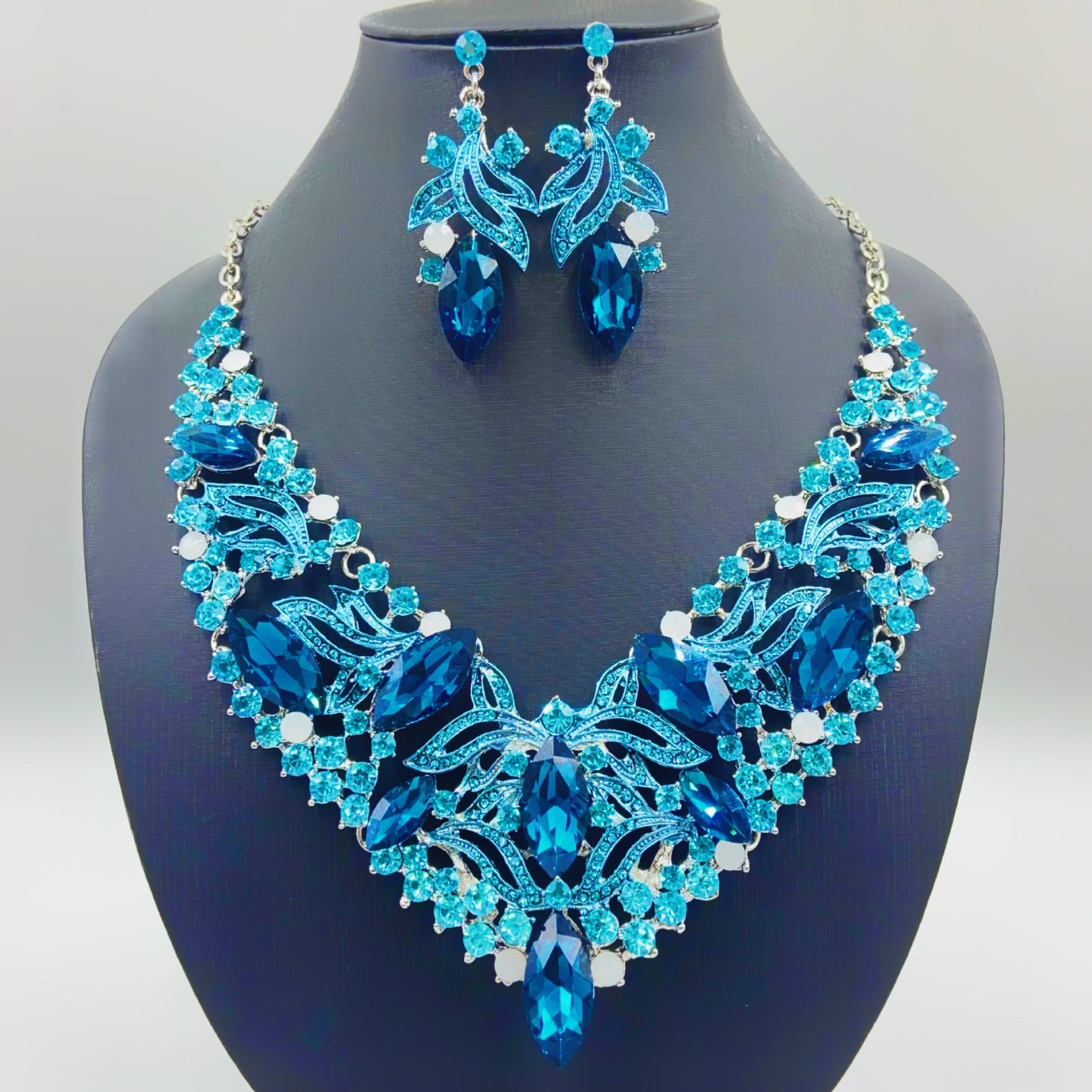 Women's Exaggerated Crystal Suit Dress Dinner Bridal Necklaces