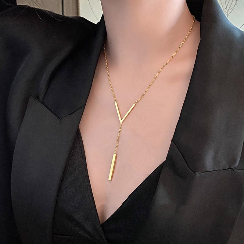Elegant V-shaped Long Simple Female Personality Clavicle Chain Niche Design Necklace