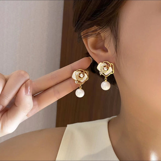 Women's Light Luxury Design Pearl Pendant Rhinestone Earrings