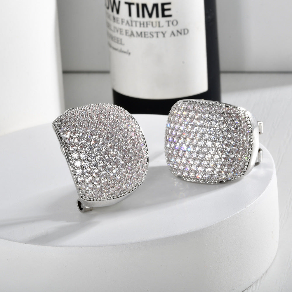 Surface Curved Super Flash Light Luxury Ear Clip