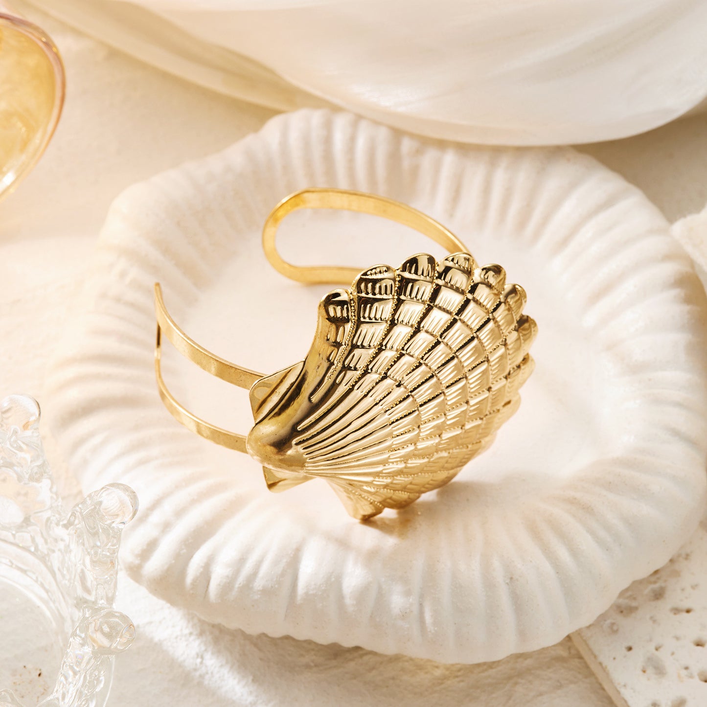 Women's Bohemian Ocean Vacation Style Shell Exaggerated Opening Metal Bracelet
