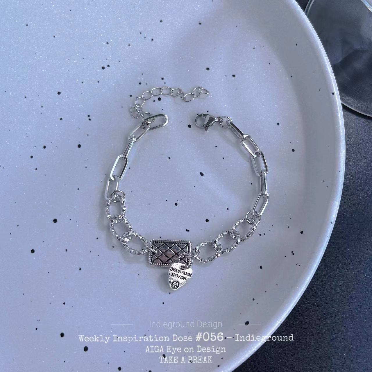 Quadratische Herz-Nischentaschen-Metallarmbänder für Damen