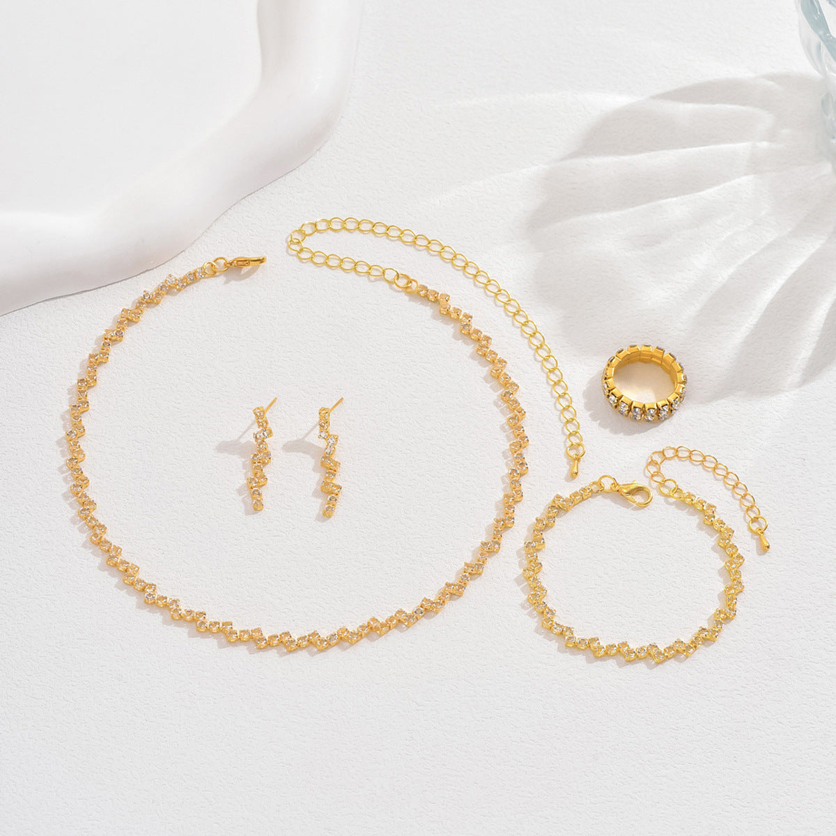 Women's Simple Zircon Claw Chain Geometric Fashion Fine Clavicle Jewelry Set