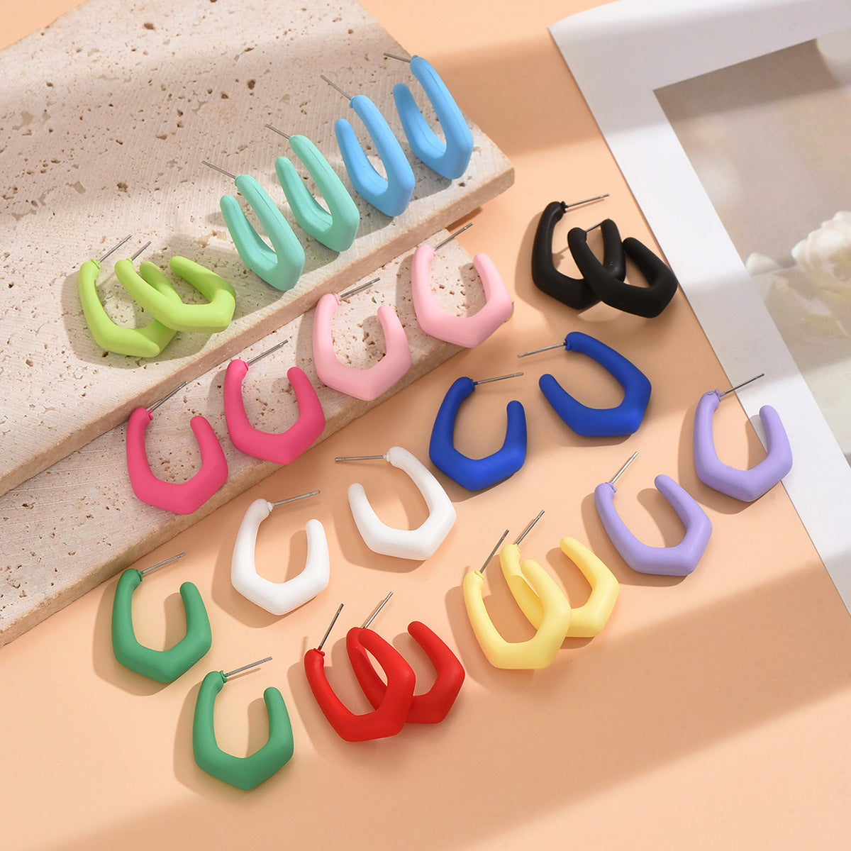 Women's French Retro Color Geometric Ear Eardrops High Earrings