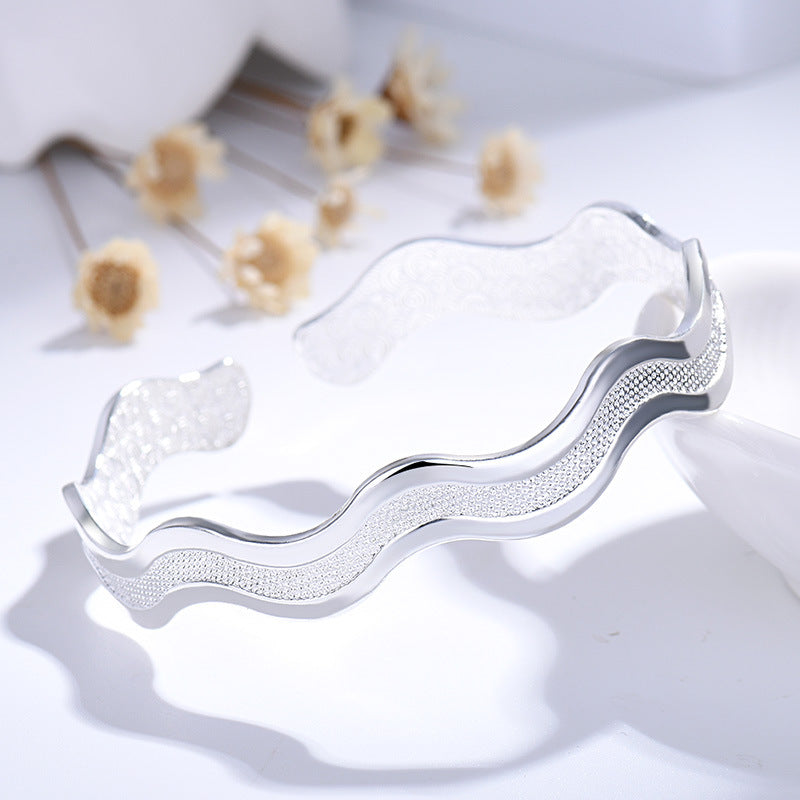 Women's Chic Unique Double-line Interwoven Water Ripple Bracelet