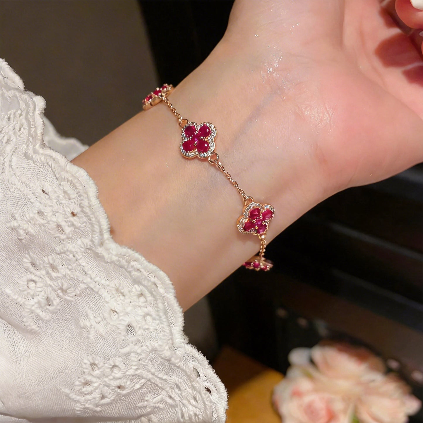 Women's Four-leaf Flower Full Diamond Minority Exquisite Design Bracelet