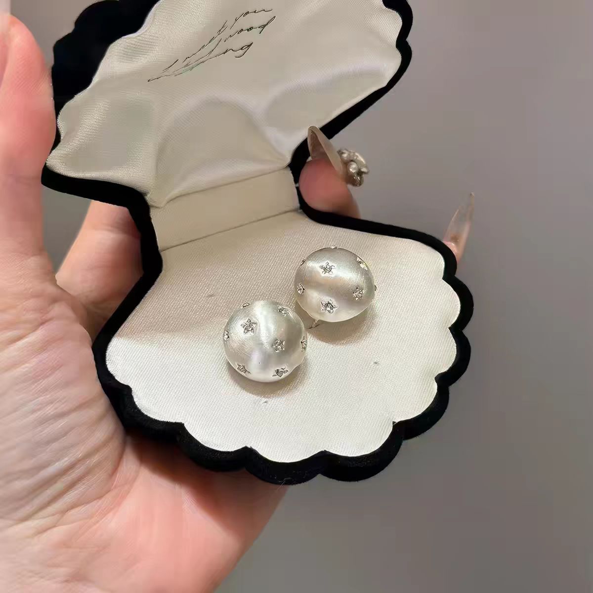 Women's Style Sier Brushed Hemisphere High-grade Unique Beautiful Niche Stud Earrings