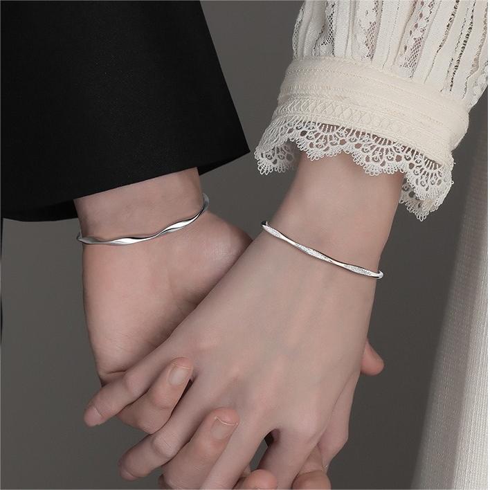 Women's & Men's One Pair Design Versatile High-grade Frosted Bracelets