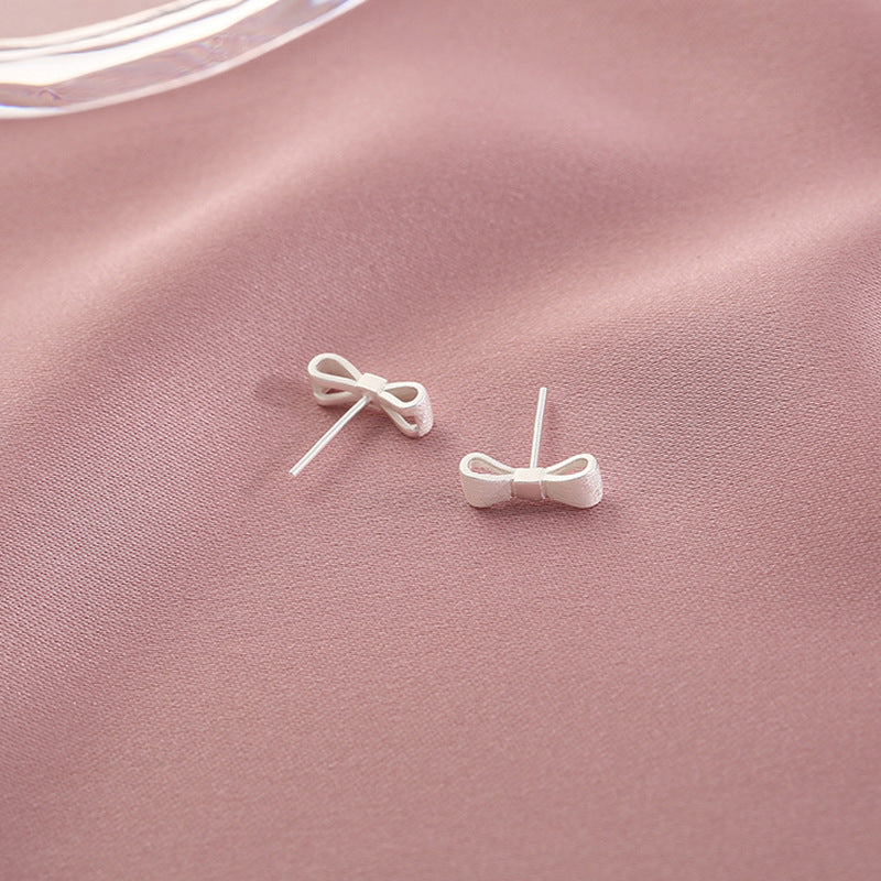 Women's Sier Bow For Simple And Compact Earrings