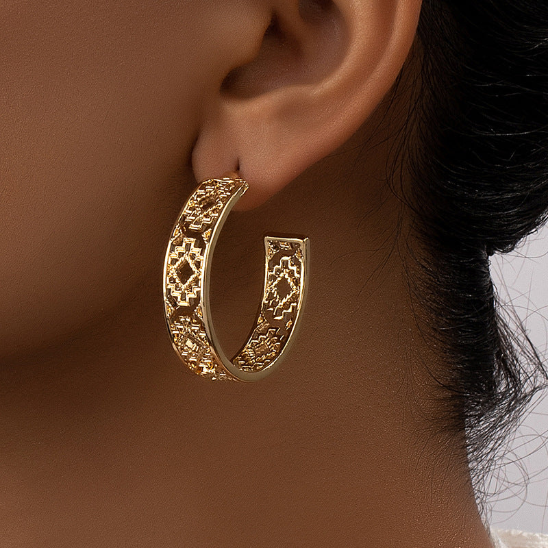 Women's Trendy High-grade Fashion Texture Shaped Hollow Eardrop Earrings