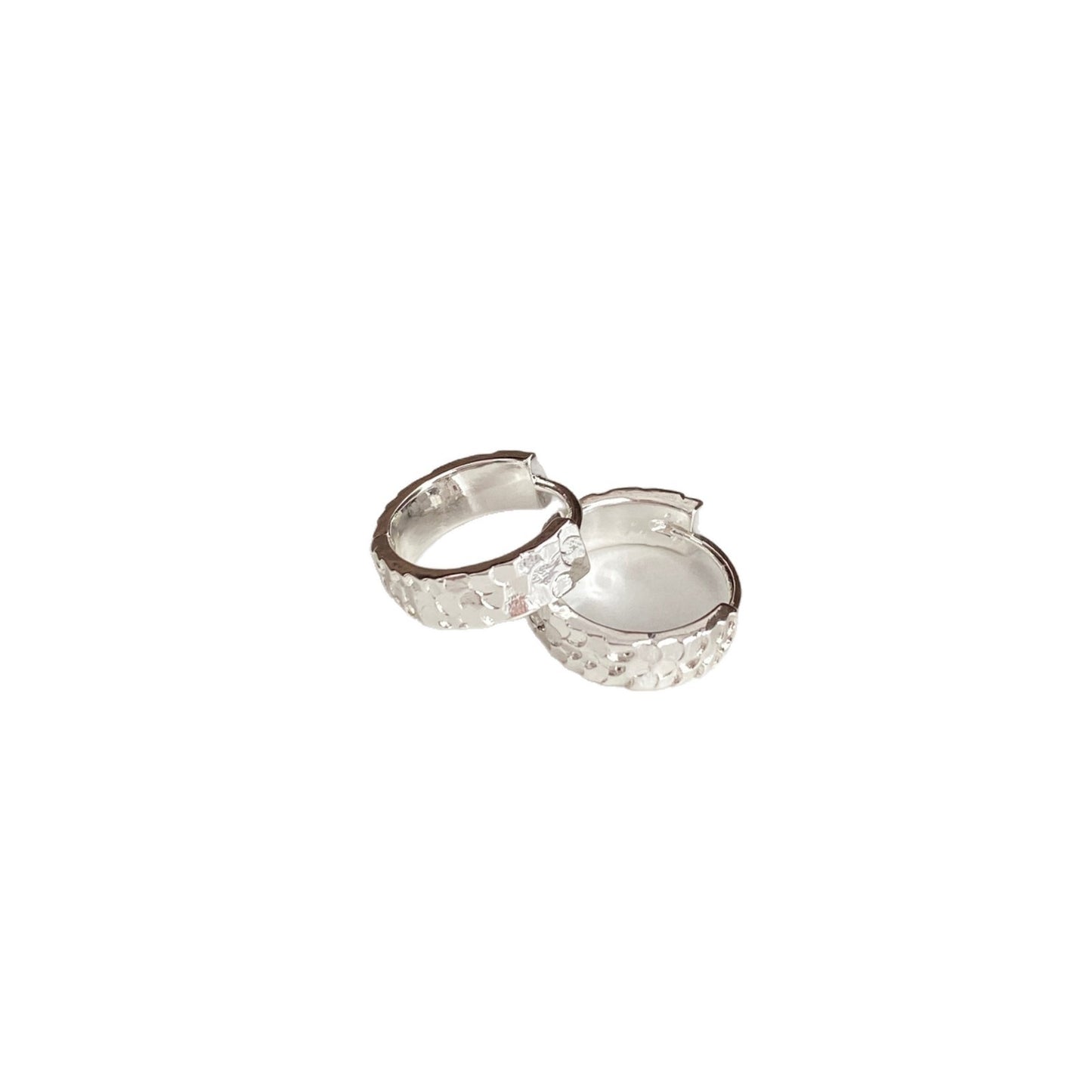 Women's Retro Scales Mush Ice Clip Niche Hammered Exquisite Ear Buckle