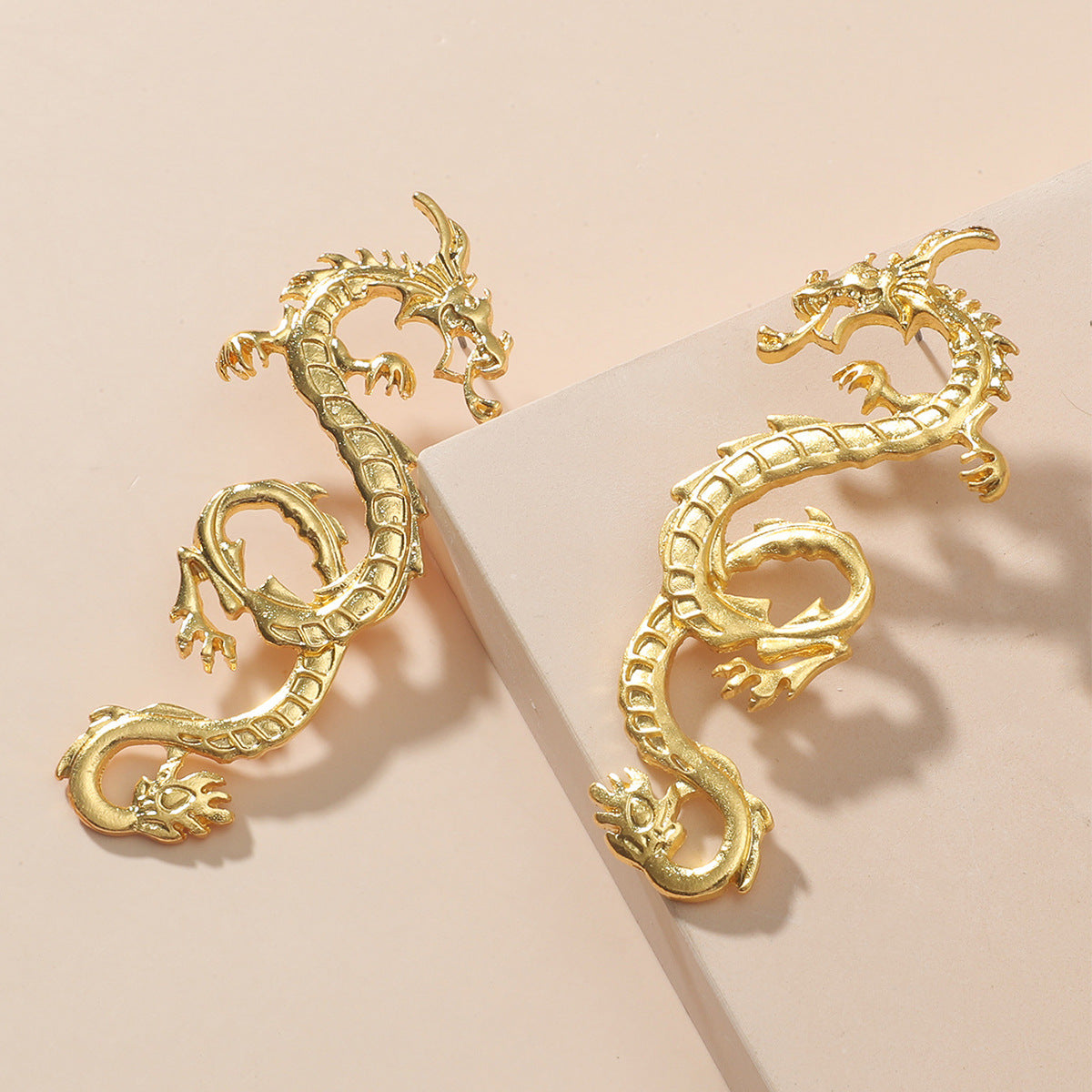 Women's Exaggerated Golden Dragon Retro Elegant Alloy Earrings