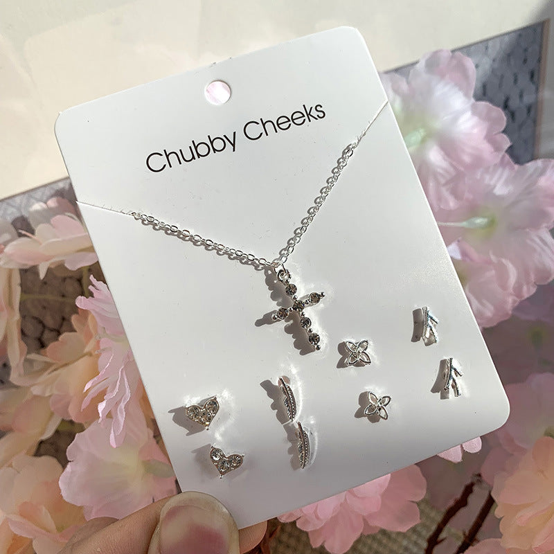 Korean Sier-plated Clover Pearl Heart-shaped Week Ladies Clavicle Chain Rings