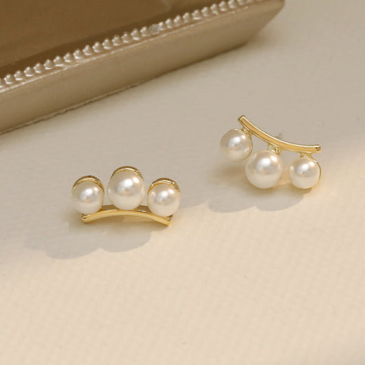 Women's Simple Three Pearl For Exquisite Compact Earrings