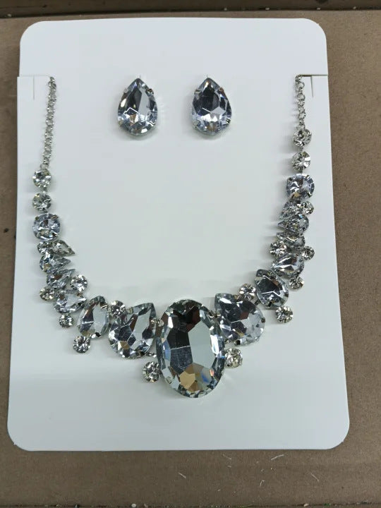 Women's Emerald Square Elegant Vintage Temperament Clavicle Light Luxury Earrings