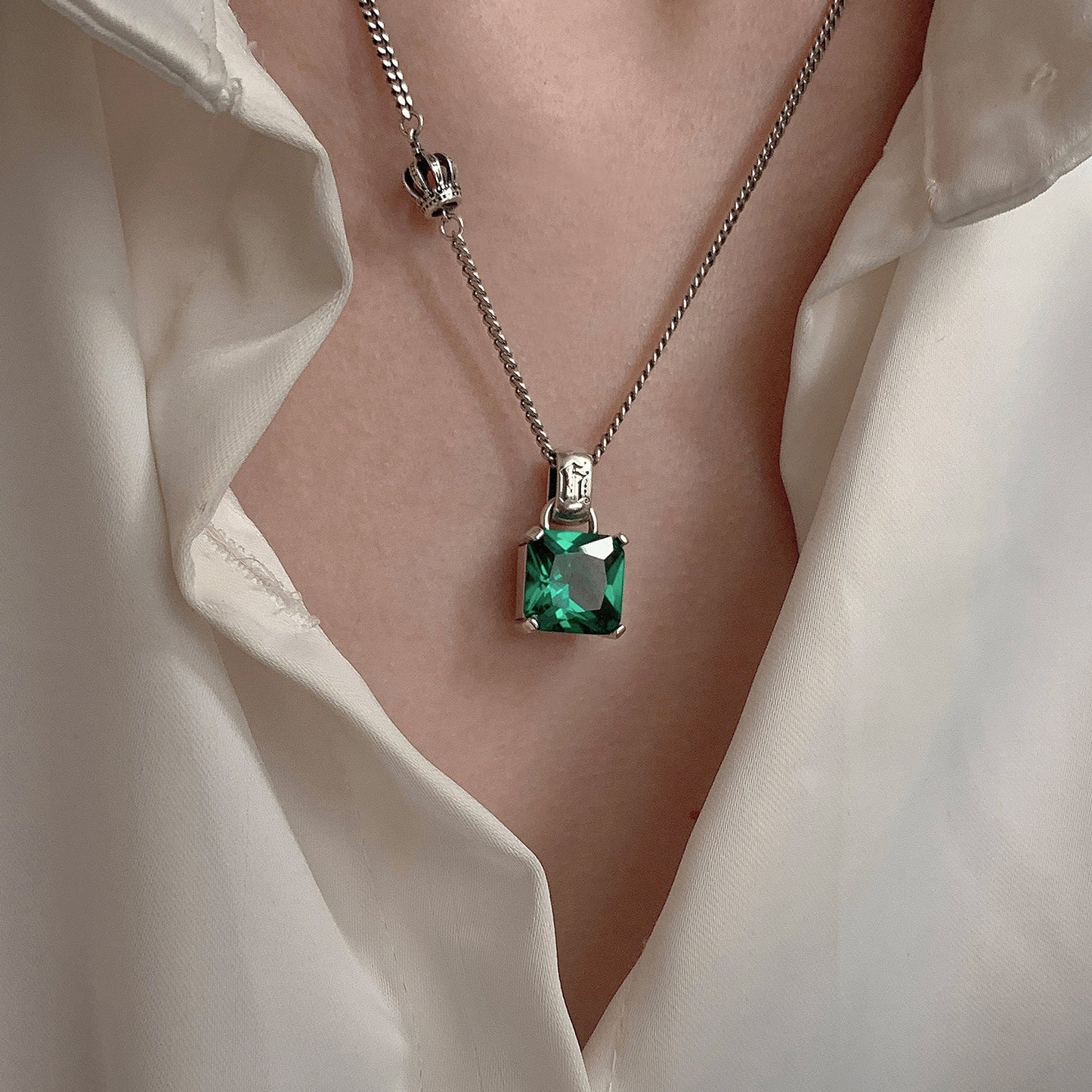Vintage Thai Sier Crown Female Fashion Light Necklace