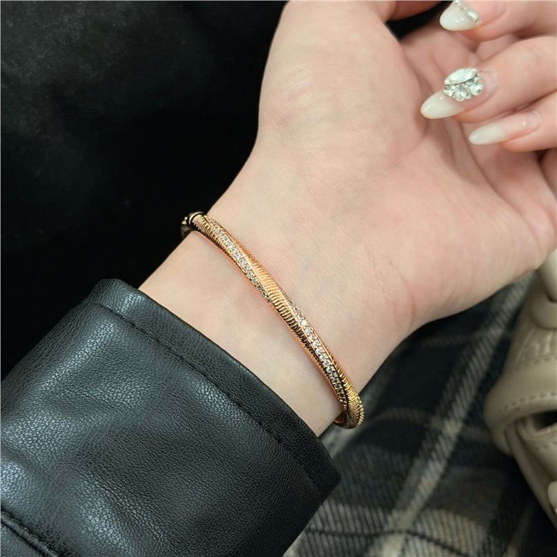 Inlaid Zircon Personality Special Interest Light Luxury Bracelets