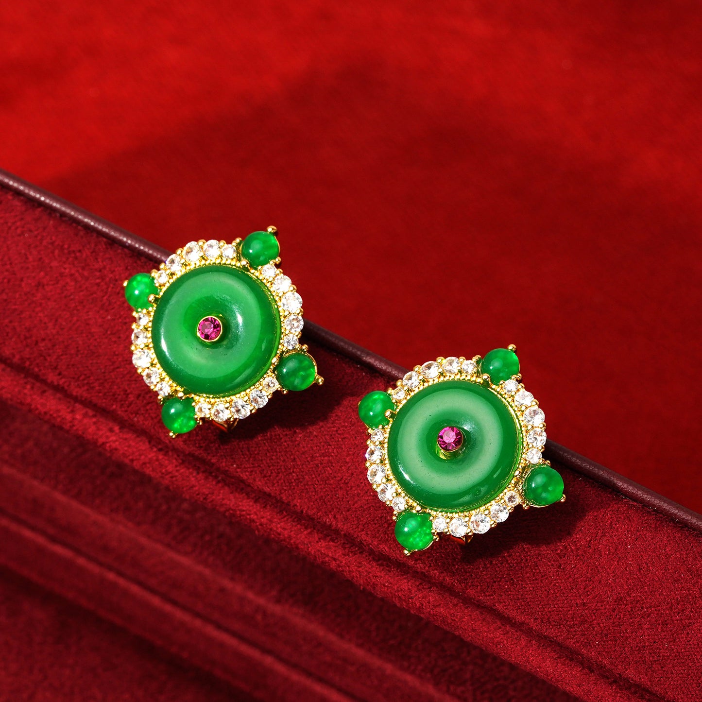 Fashion Temperament Ear Light Luxury Exquisite High Sense Necklaces