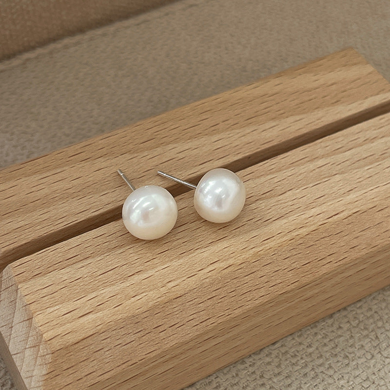 Women's Freshwater Pearl Ear Niche Personality Elegant Stud Earrings