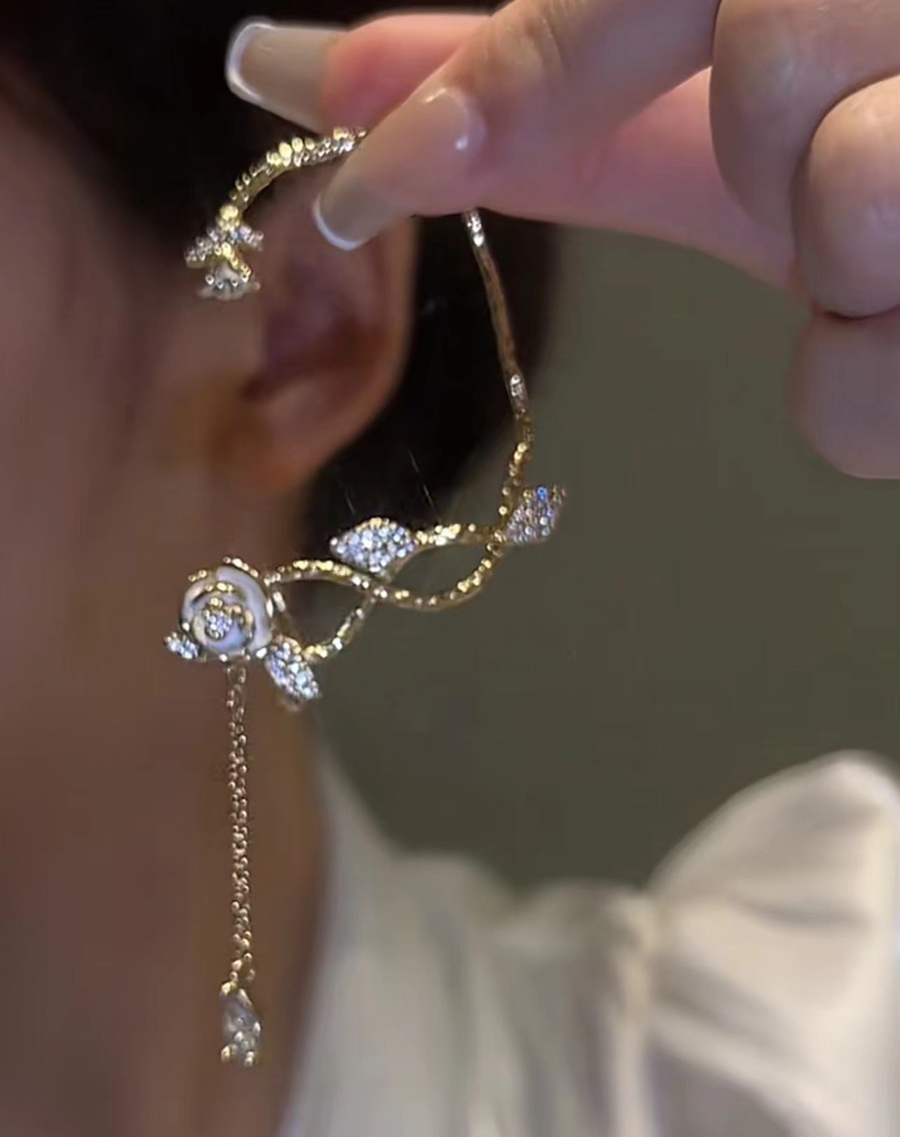 Light Luxury Full Zirconium Butterfly Flower Tassel Small High Ear Clip