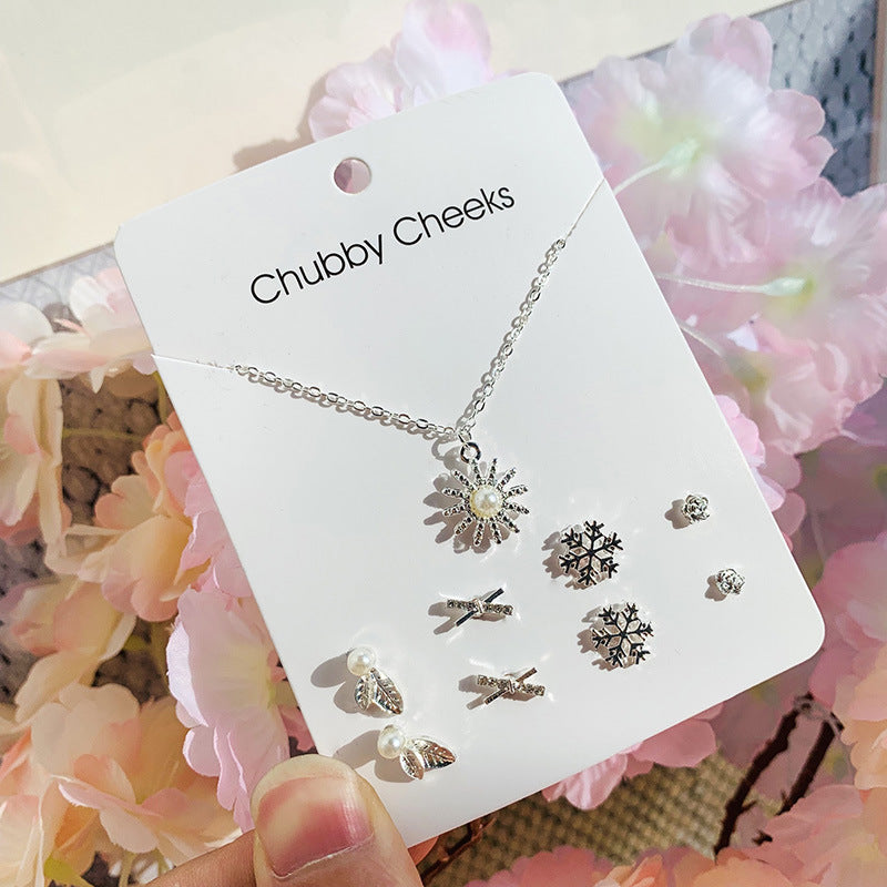 Korean Sier-plated Clover Pearl Heart-shaped Week Ladies Clavicle Chain Rings
