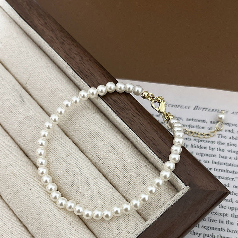 Women's Simple Refined Stylish And Versatile Gentle Bracelets