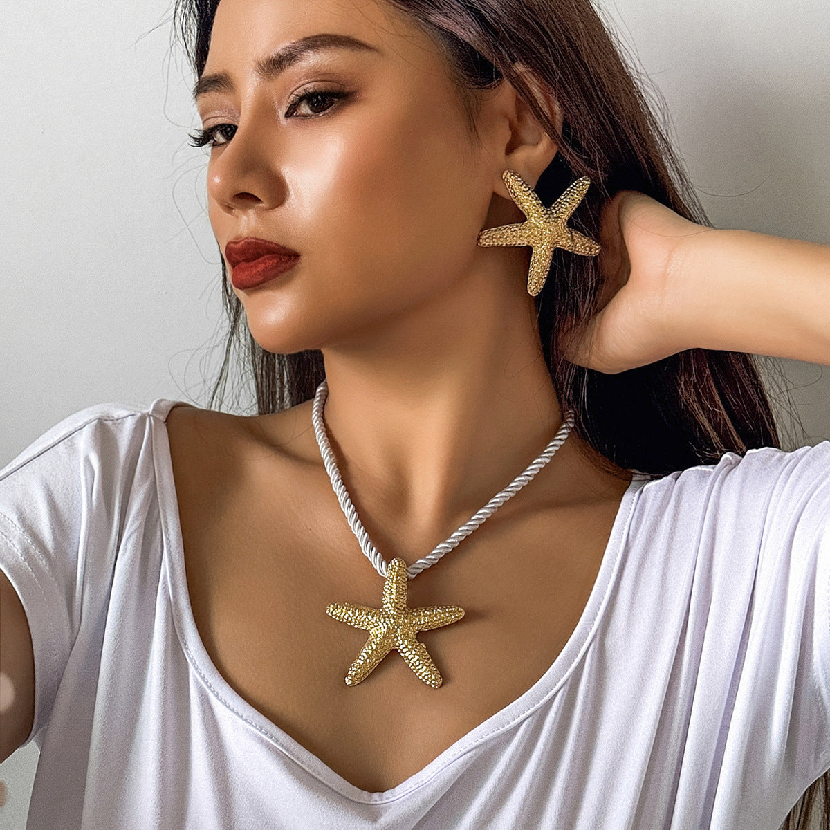 Style Ocean Starfish Pendant Female Sweet Cool Necklaces