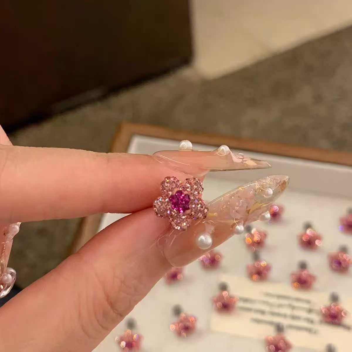Women's Diamond Small Pink Flower Simple Fashion Good-looking Cute Earrings