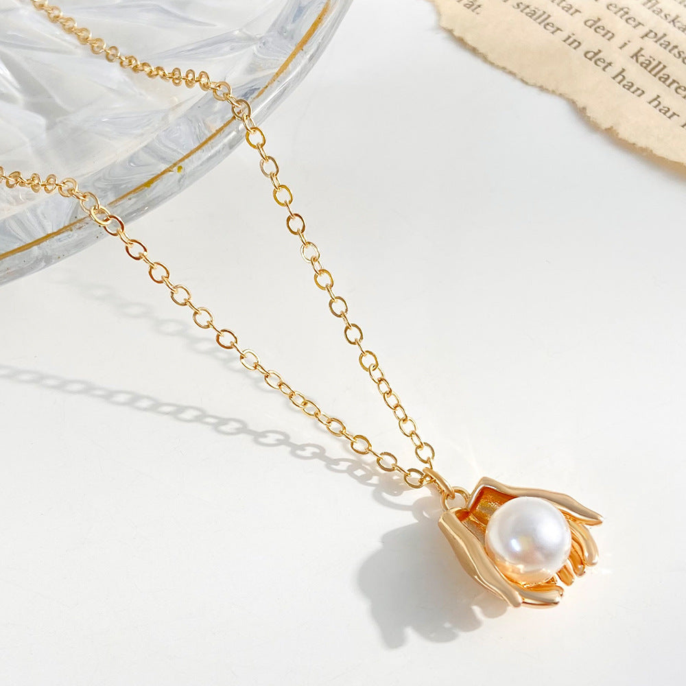 Women's Palm Pearl Retro Fashion Creative Clavicle Chain Necklaces