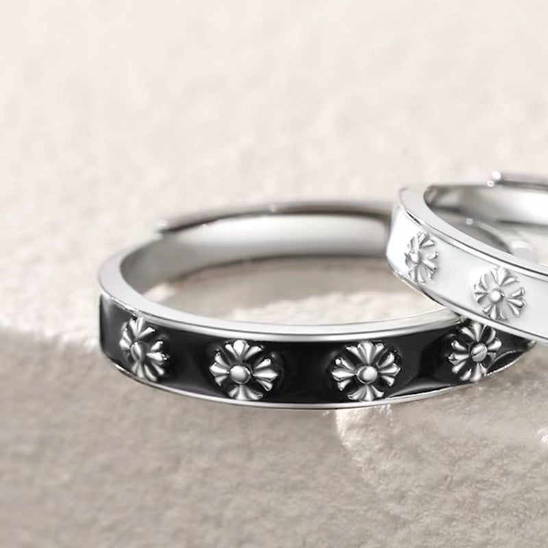 Women's & Men's & Flower-de-luce Couple And Fashion Simple Cruciate Flower Rings