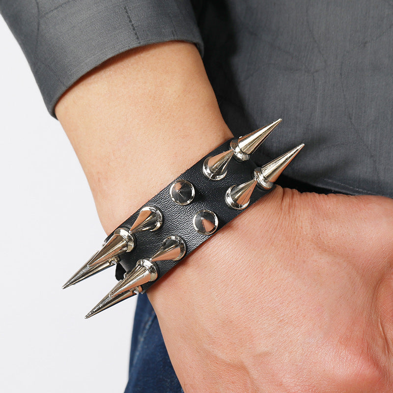 Herren Ornament Punk 2 Reihen Spitze Nagel Leder Persönlichkeit Armbänder