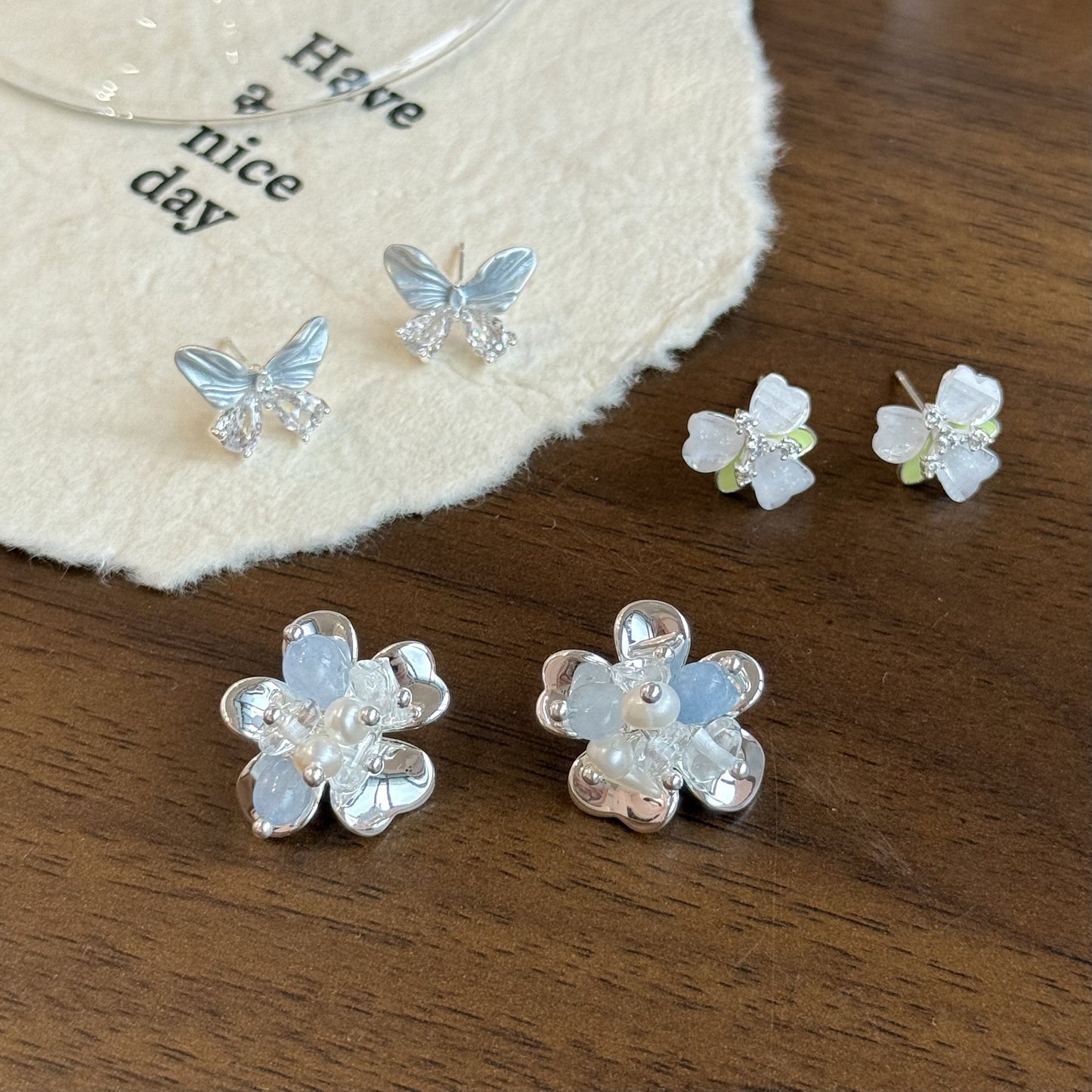 Women's Fresh Sweet Imitation Pearl Flower Personalized Simple Niche Temperament High-grade Earrings