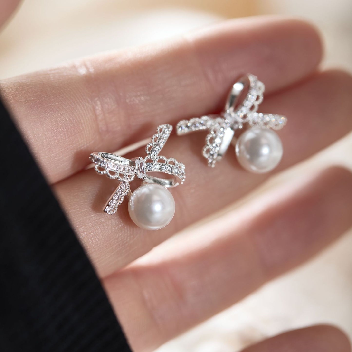 Women's Style Lace Bow Pearl For Light Luxury Minority High-grade Earrings