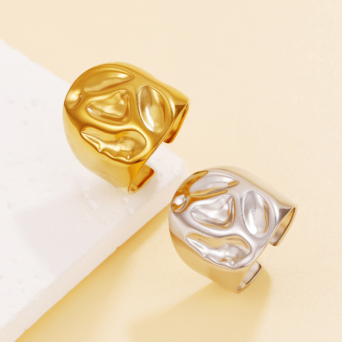 Women's & Men's Exaggerated Heavy Feeling Wide Retro Baroque Ring