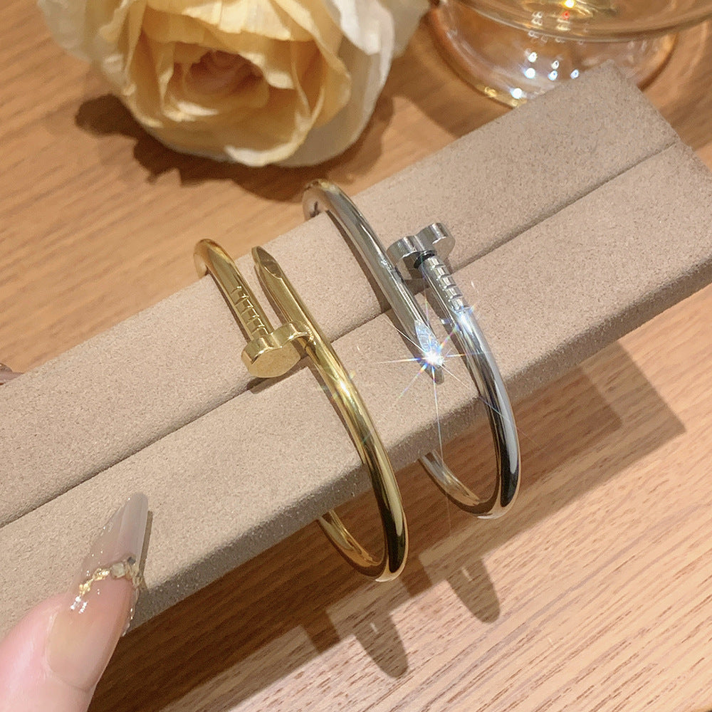 Love Heart-shaped Nail Buckle Female Temperament Wild High-grade Cold Bracelets